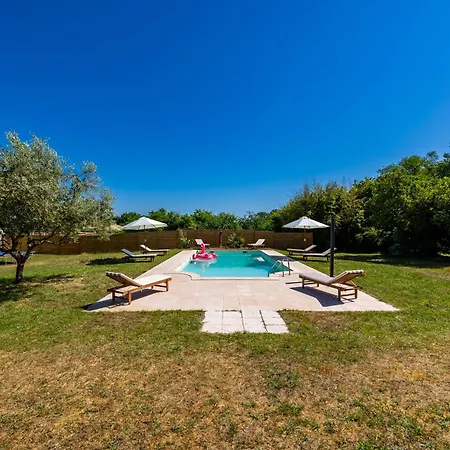 Le Holiday home